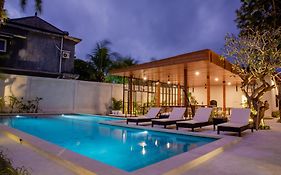 Ratan Uluwatu Hotel And Villas